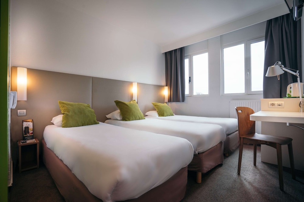 Standard Room, Multiple Beds - Photo 6