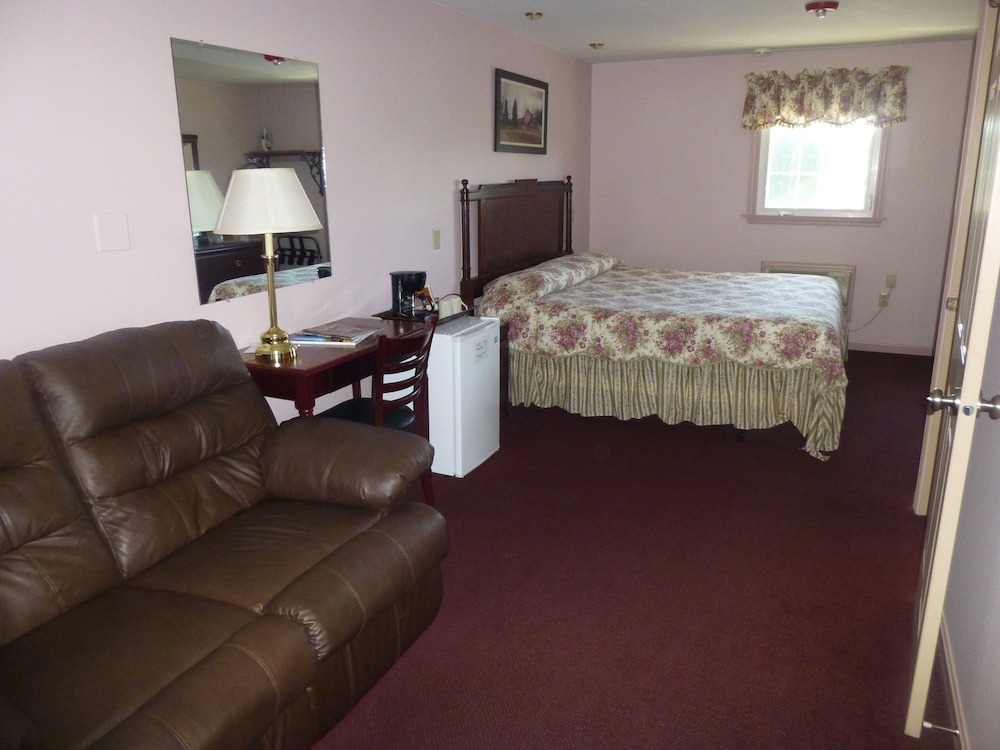Deluxe Single Room, 1 King Bed, Non Smoking, Fireplace photo 1