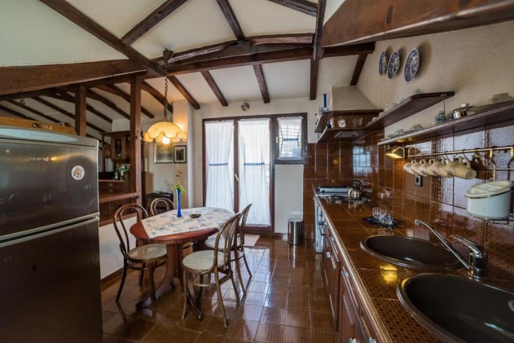 Apartment (Ela - first row to the Sea - A1 velik)