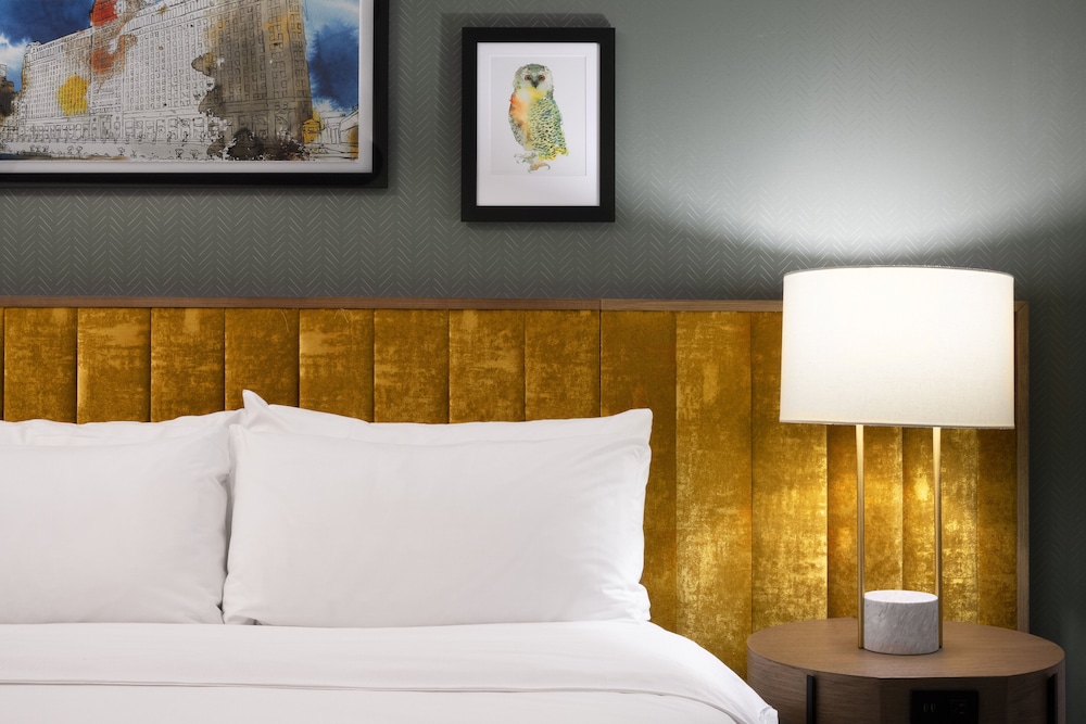 Standard Room, 1 King Bed (Walk-In Shower) - Photo 8