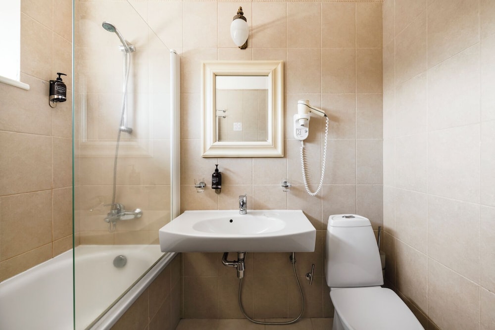 Superior Room - Photo 7