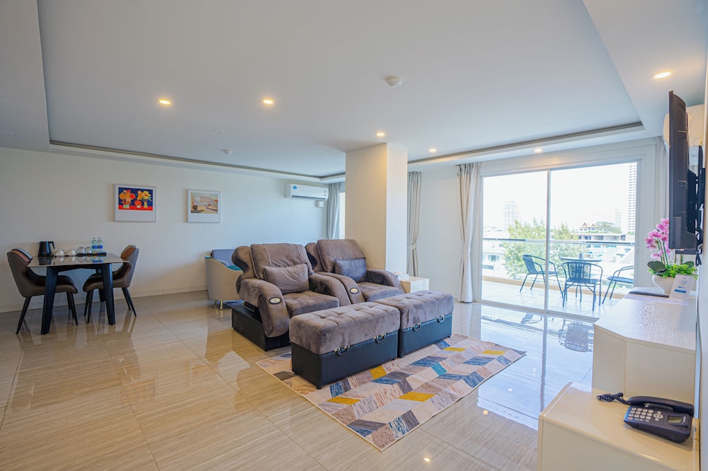 2 Bedroom Grand - Photo 7