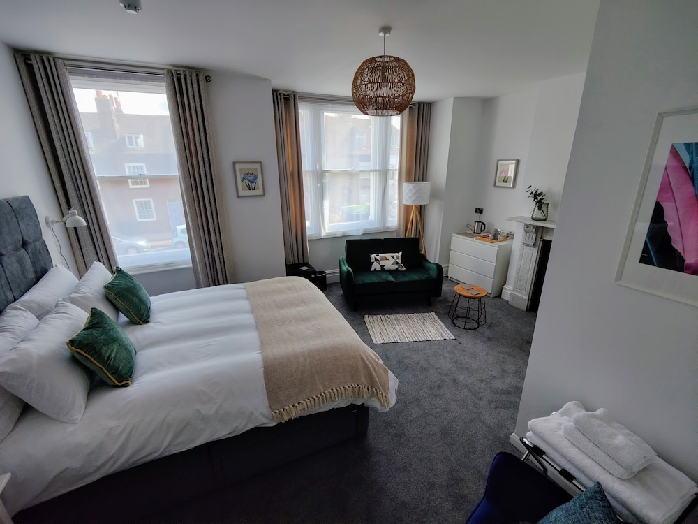 Deluxe Double Room, 1 King Bed (1st Floor)