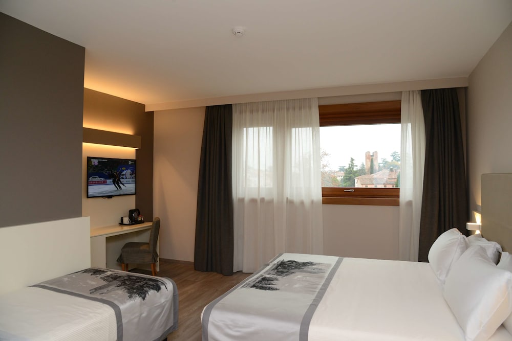 Standard Room, 3 Twin Beds