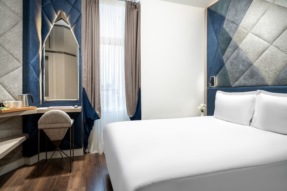 Single Room, 1 Queen Bed photo 1