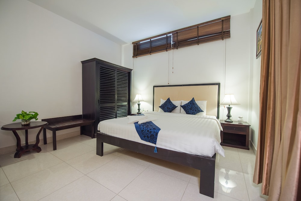 Superior Double Room, 1 King Bed, City View photo 2