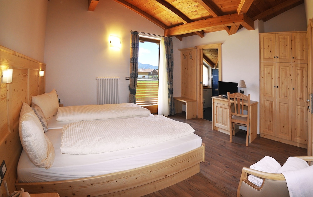 Double Or Twin Room, Mountain View photo 2