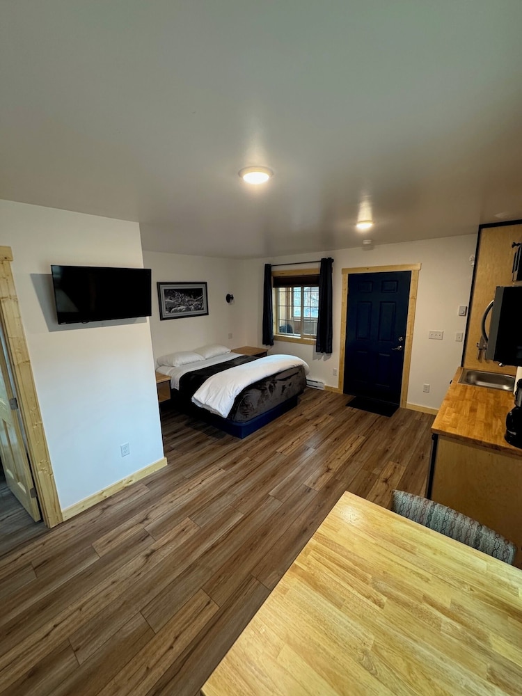Studio Cabin 10 with Private Bathroom photo 3