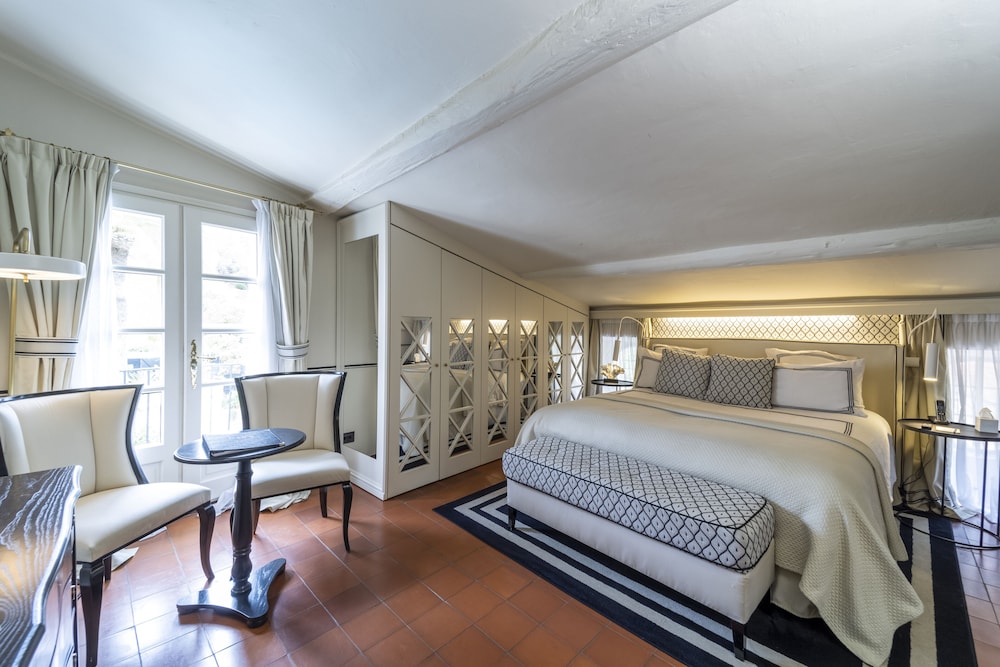 Family Room, 2 Bedrooms, Balcony, Garden View
