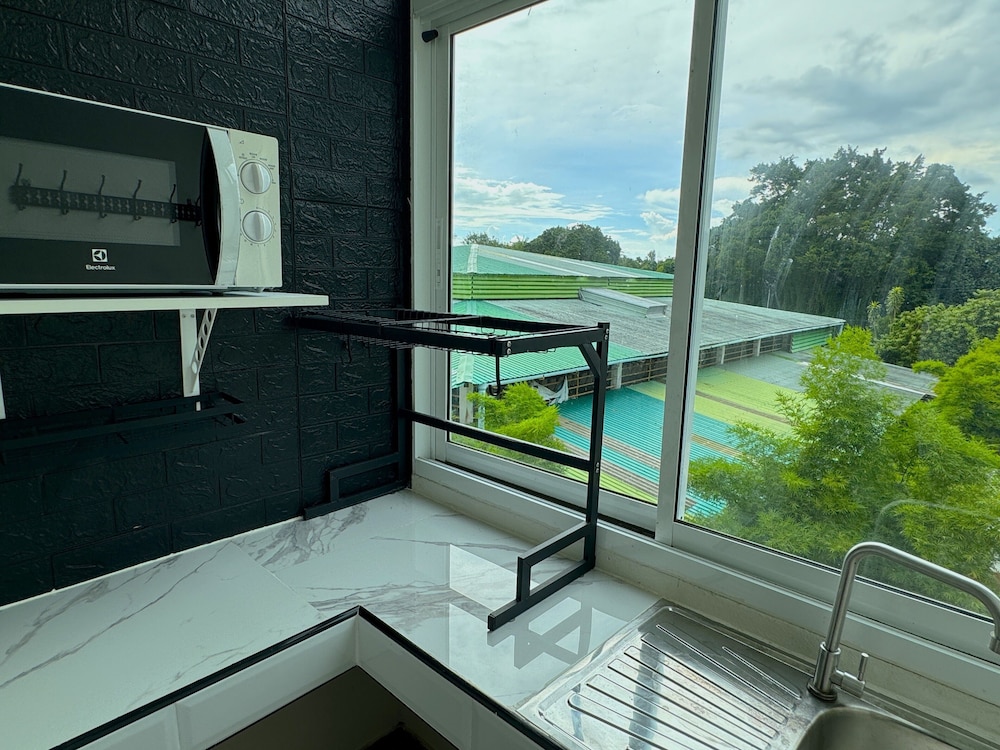Deluxe Suite - Photo 19