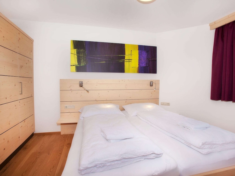 Classic Apartment, 3 Bedrooms photo 2