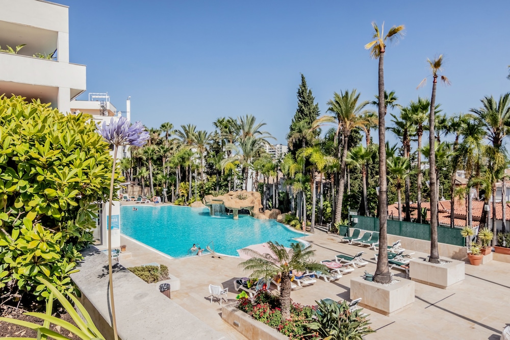 Superior Apartment, 2 Bedrooms, Pool View - Photo 11