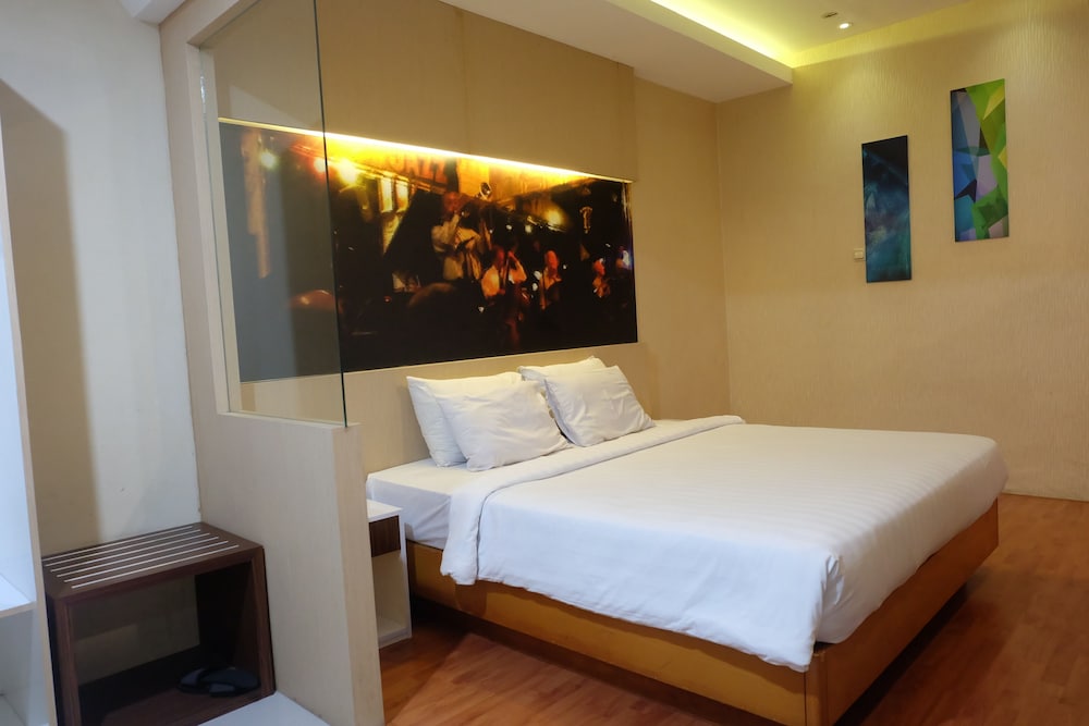 Deluxe Double Room - Photo 8