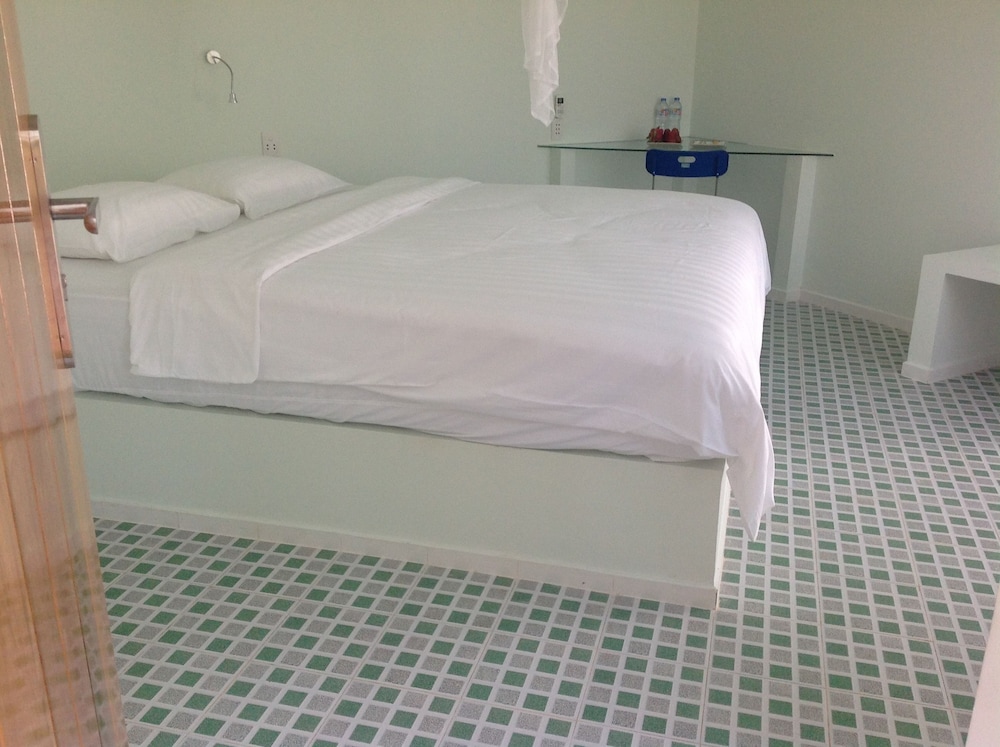 Deluxe Bungalow, 1 King Bed, Garden View photo 1