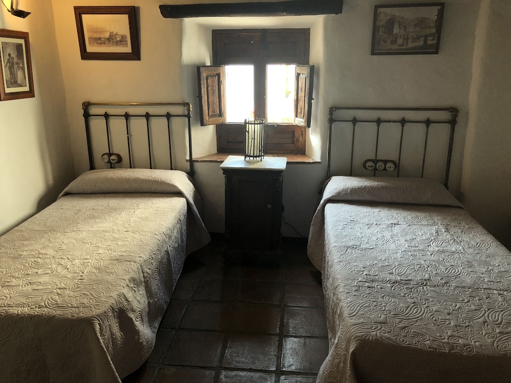 Double or Twin Room photo 2