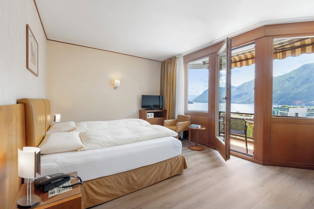 Panoramic Double Room, Balcony, Lake View photo 2