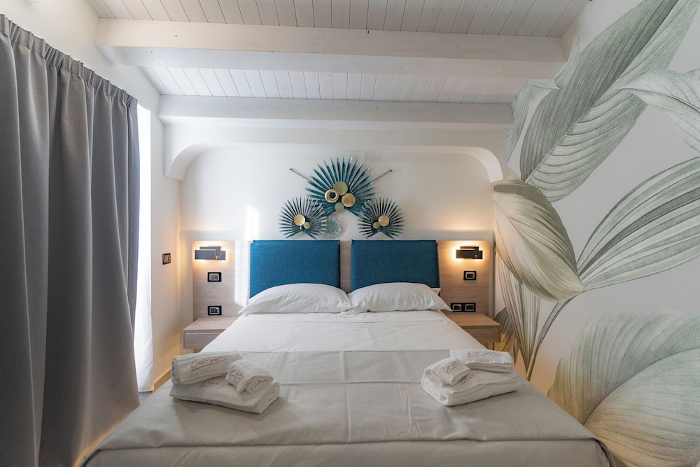 Deluxe Double Room, Balcony, City View