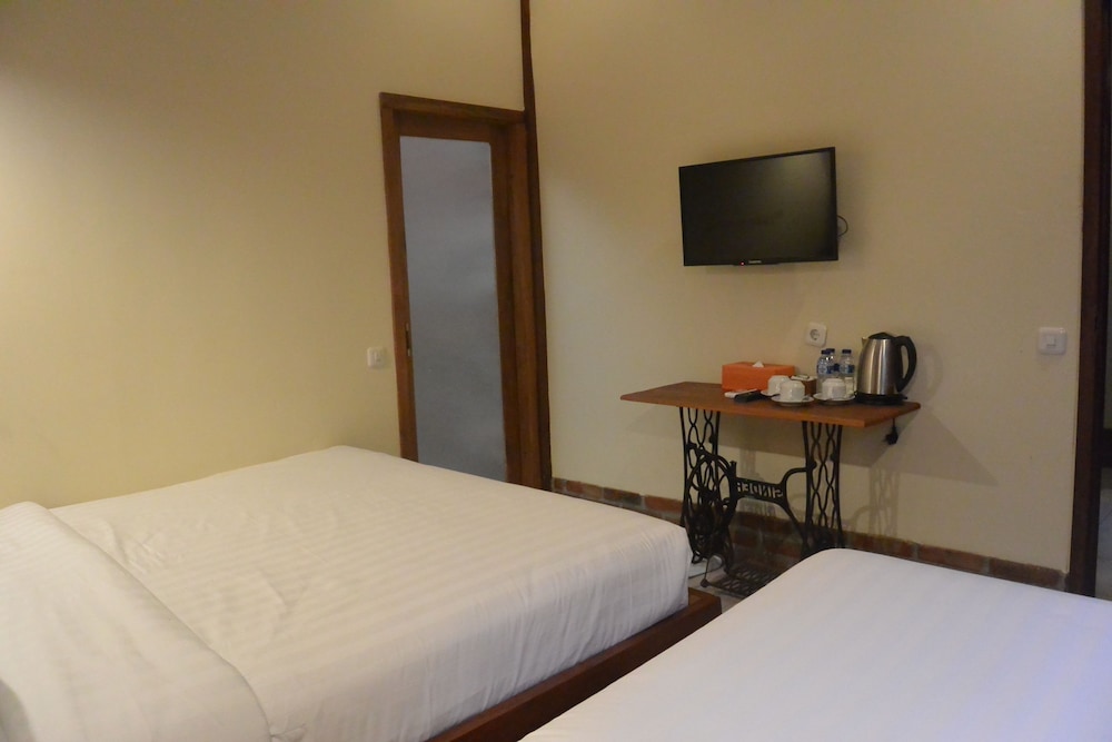Deluxe Triple Room photo 3