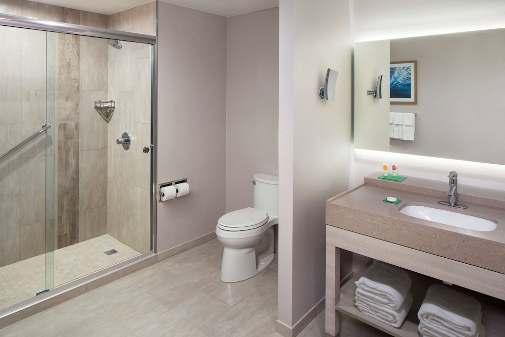 Suite, 2 Double Beds, Accessible (with Shower) - Photo 3