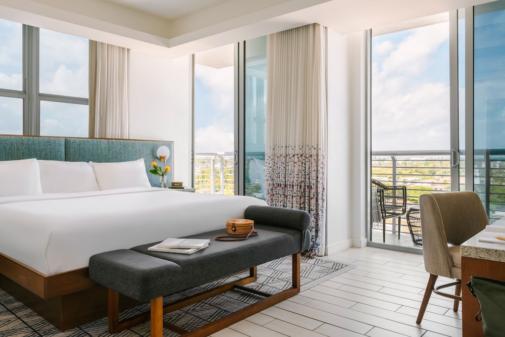 Room, 1 King Bed, Accessible, Balcony