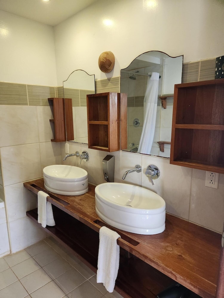 Deluxe Apartment, 3 Bedrooms, Balcony, Sea Facing, photo 6