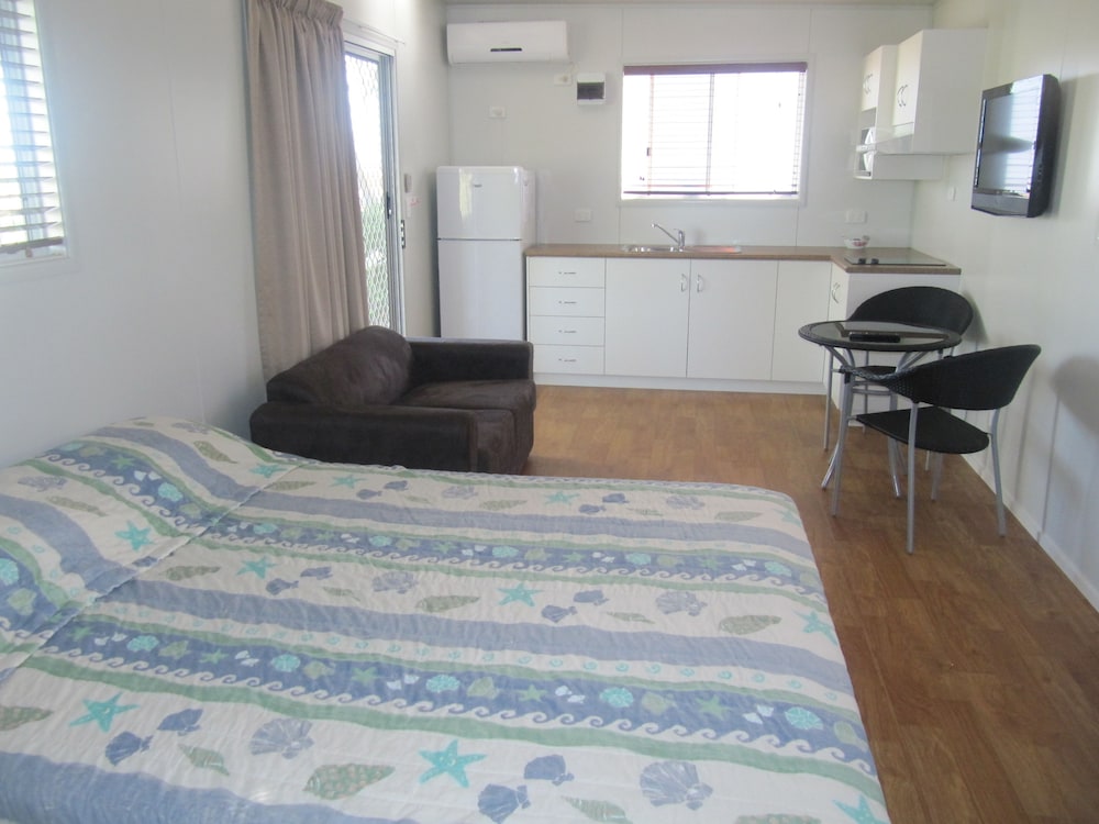 Comfort Cabin, Garden View (Sleeps 2 Max) photo 1