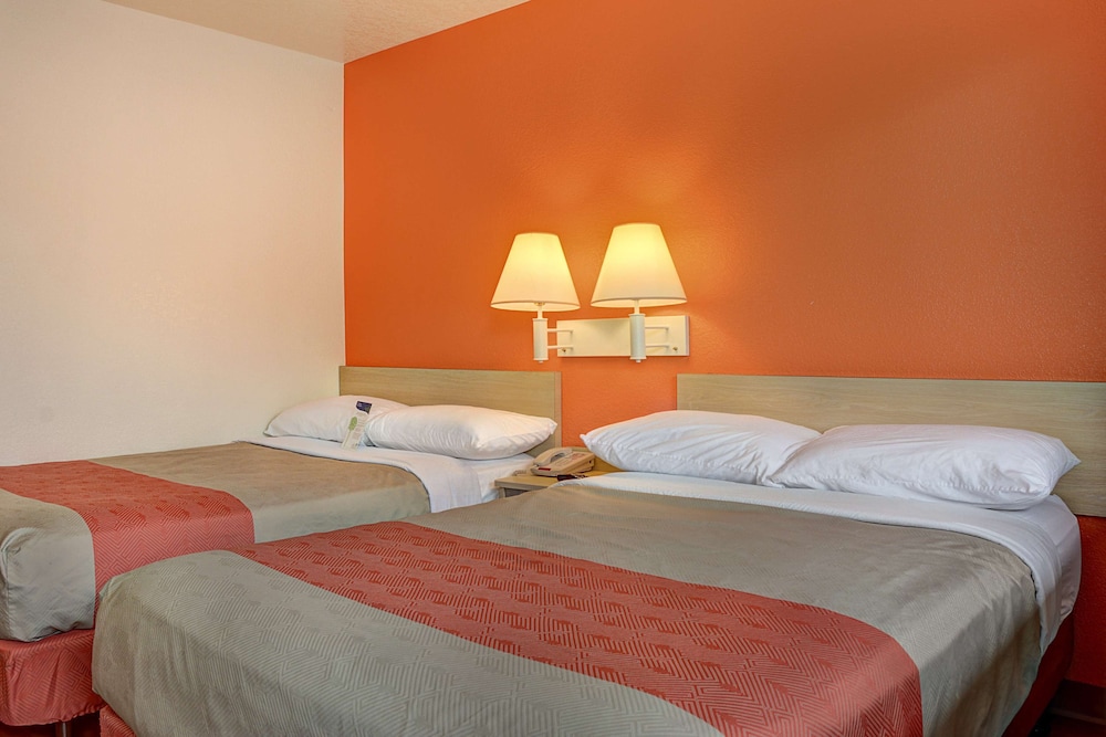Standard Room, 2 Double Beds, Non Smoking