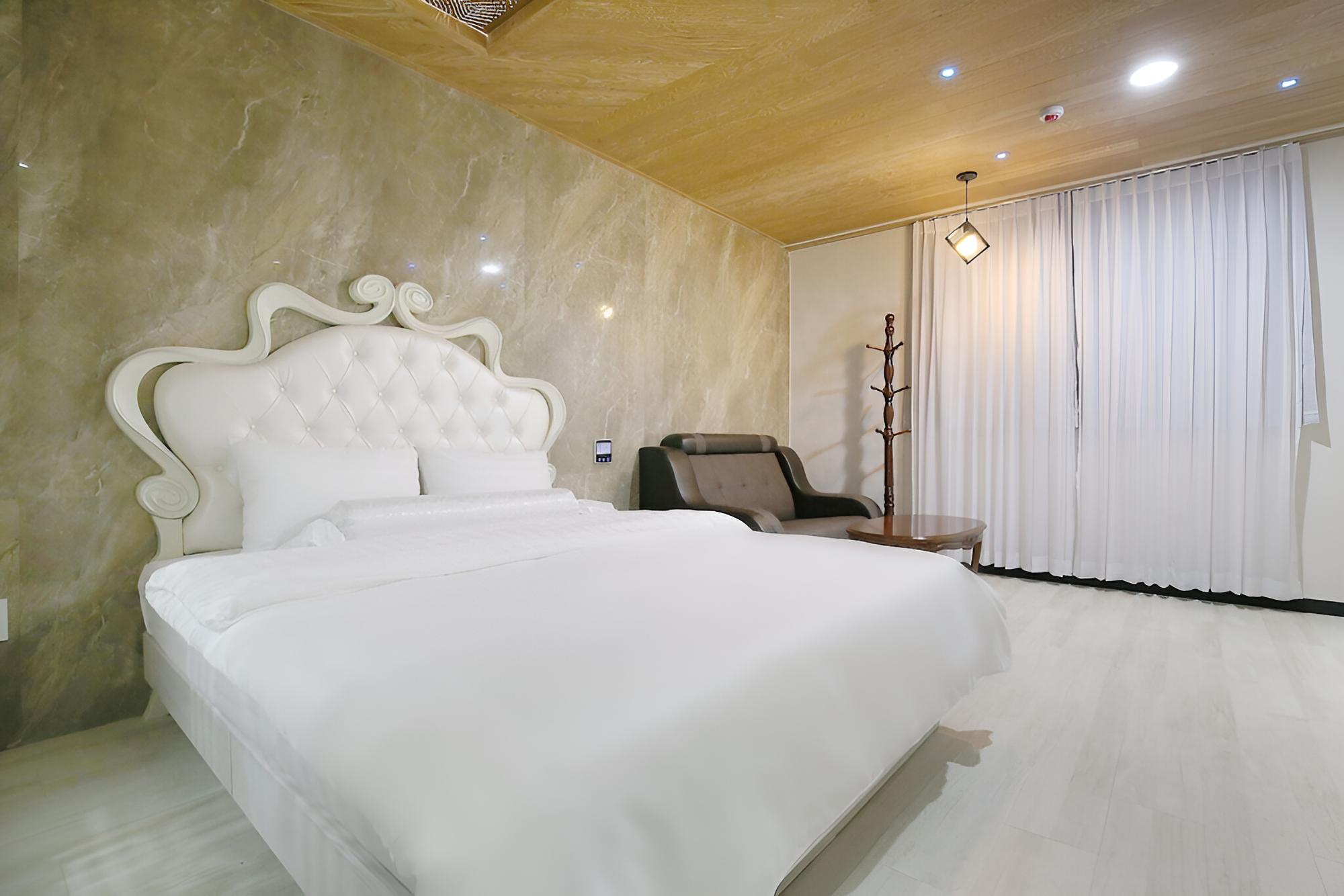 Room (Drive Room (Free breakfast)) - Photo 4