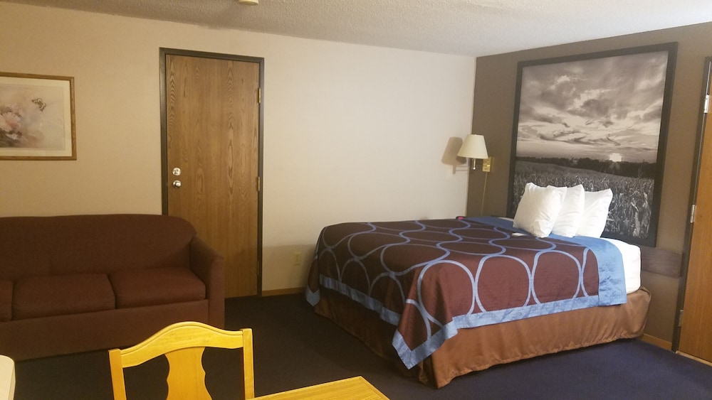 Suite, 1 Queen Bed, Non Smoking - Photo 1