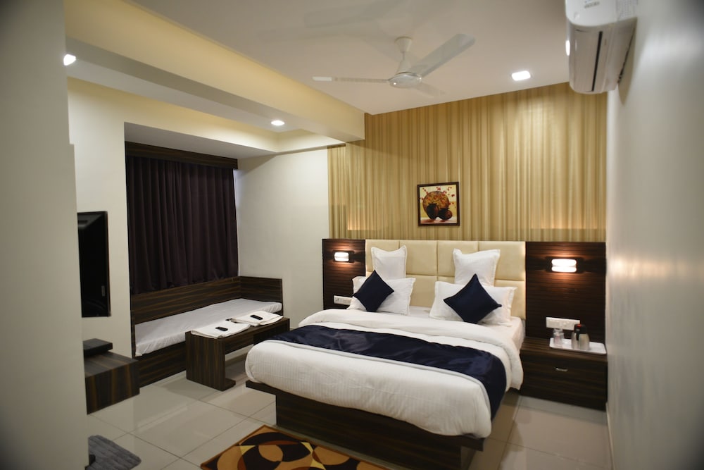 Royal Room photo 1