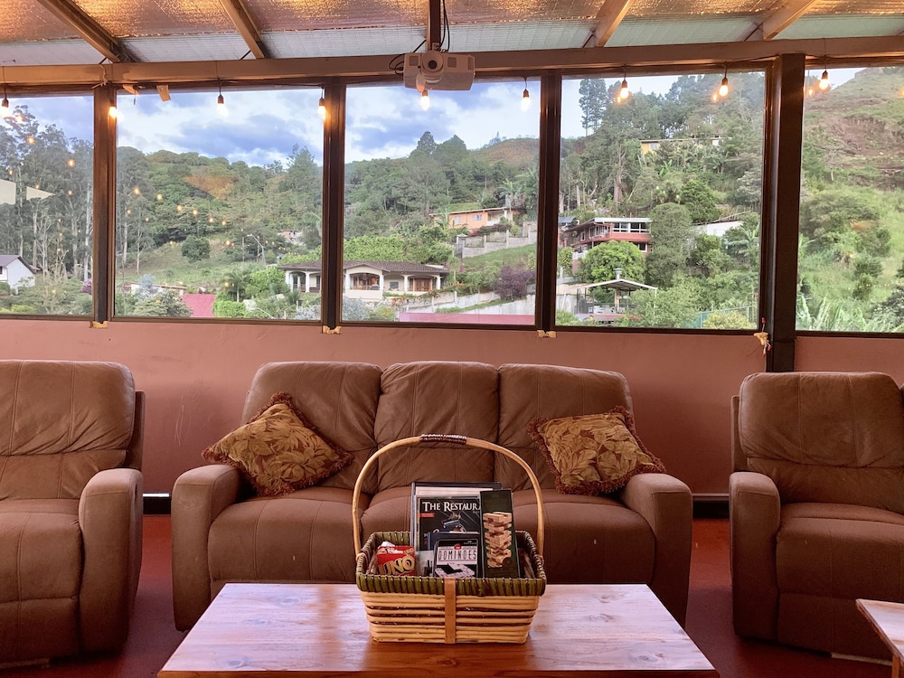 Classic Quadruple Room, Multiple Beds, Mountain View photo 2
