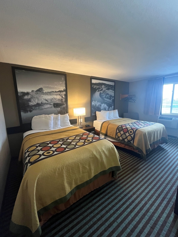 Double Room, 2 Queen Beds - Photo 2