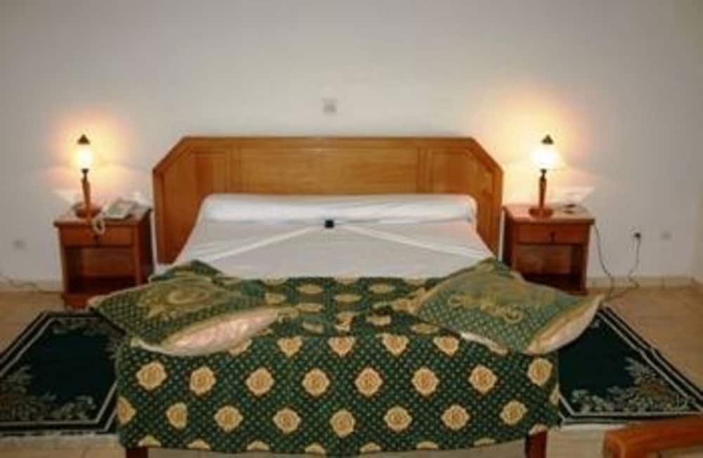 Double Room - Photo 7