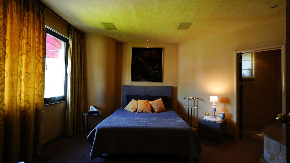 Comfort Room photo 2