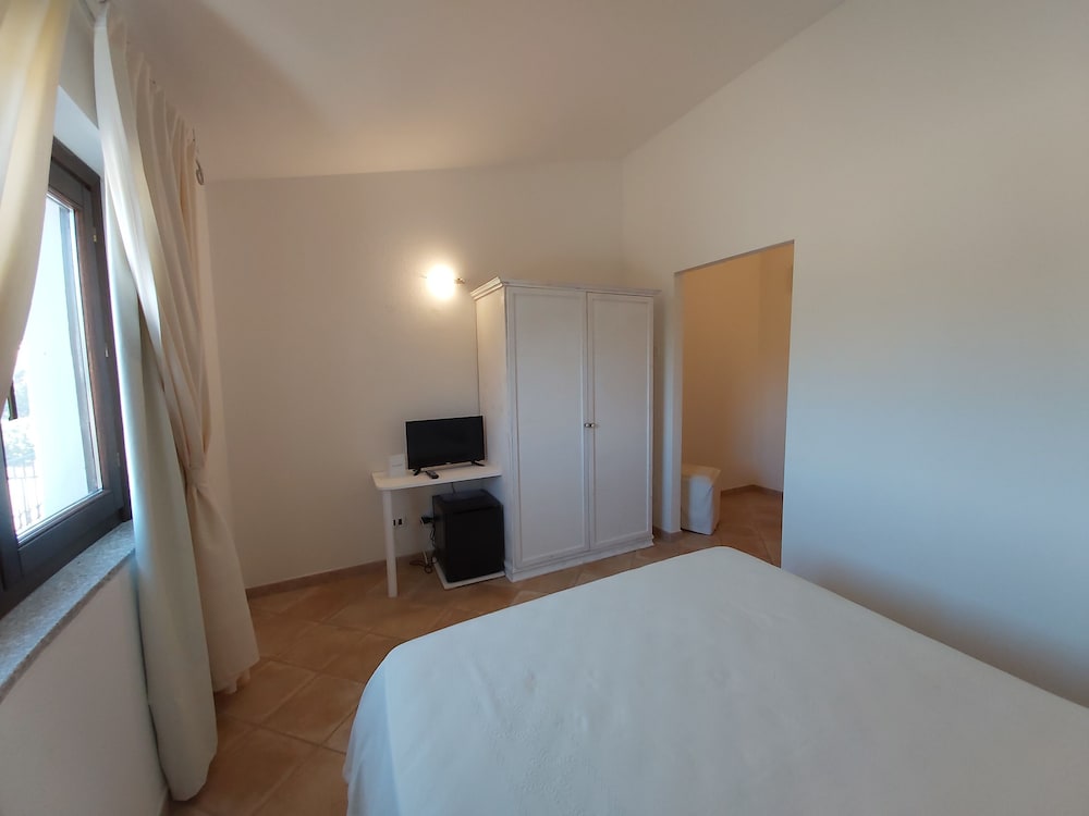 Standard Room - Photo 1