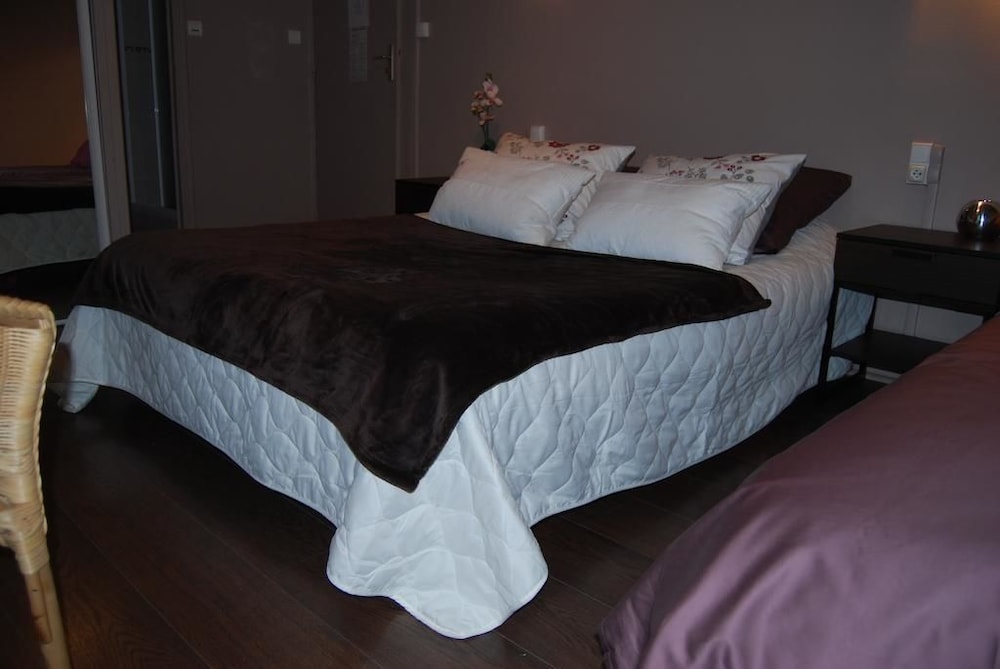 Triple Room, Multiple Beds