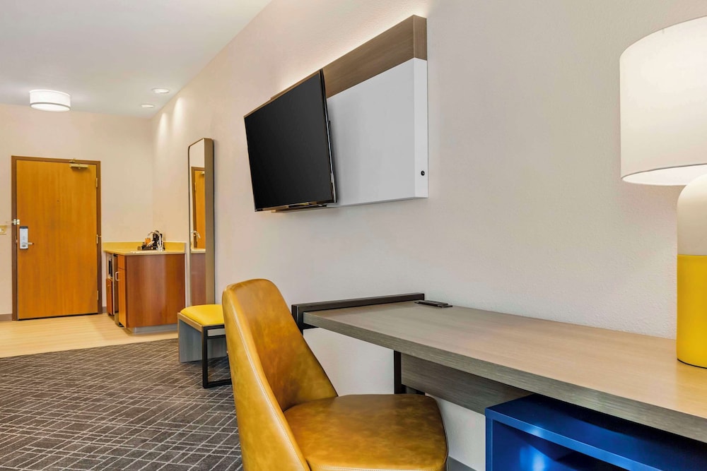 Suite, 2 Queen Beds, Non Smoking - Photo 4