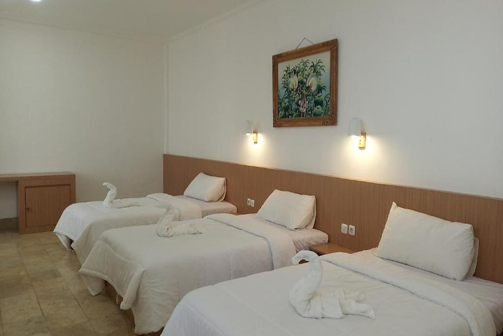 Family Double Room with City View - Photo 1