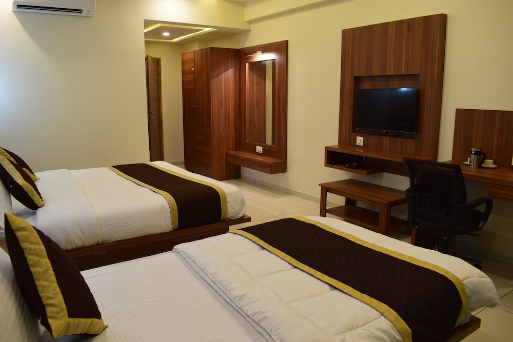 Deluxe Triple Room - Photo 3