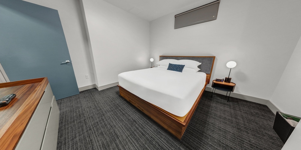 Suite, 1 Twin Bed (The Rockefeller)