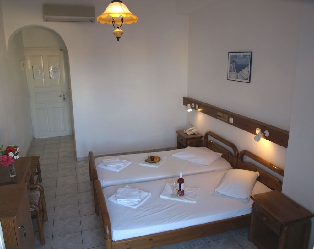 Standard Double or Twin Room - Photo 6