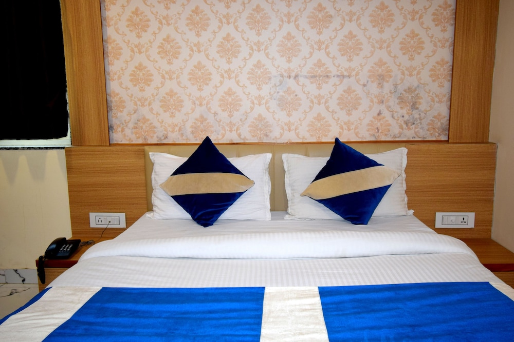 Deluxe Ac Room