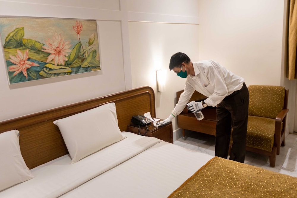 Deluxe Room - Photo 8