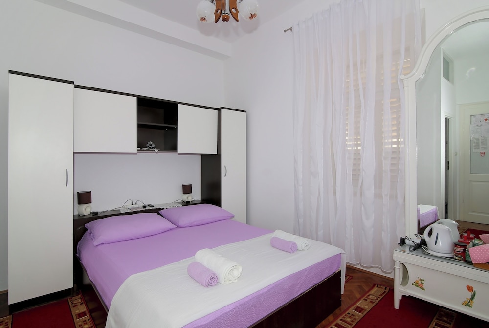 Double Room (Room & Studios Rina - Double Room wit)