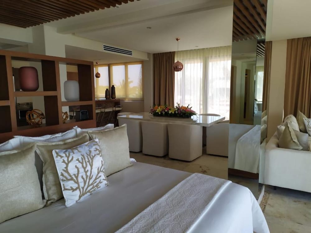 Belo Presidential Suite 1 King Bed Ocean View