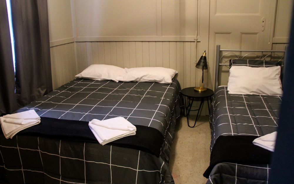 Basic Apartment, 3 Bedrooms photo 3