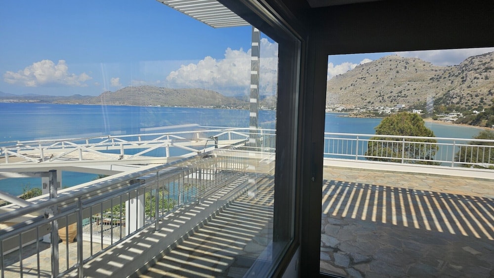 Traditional Apartment, Sea View