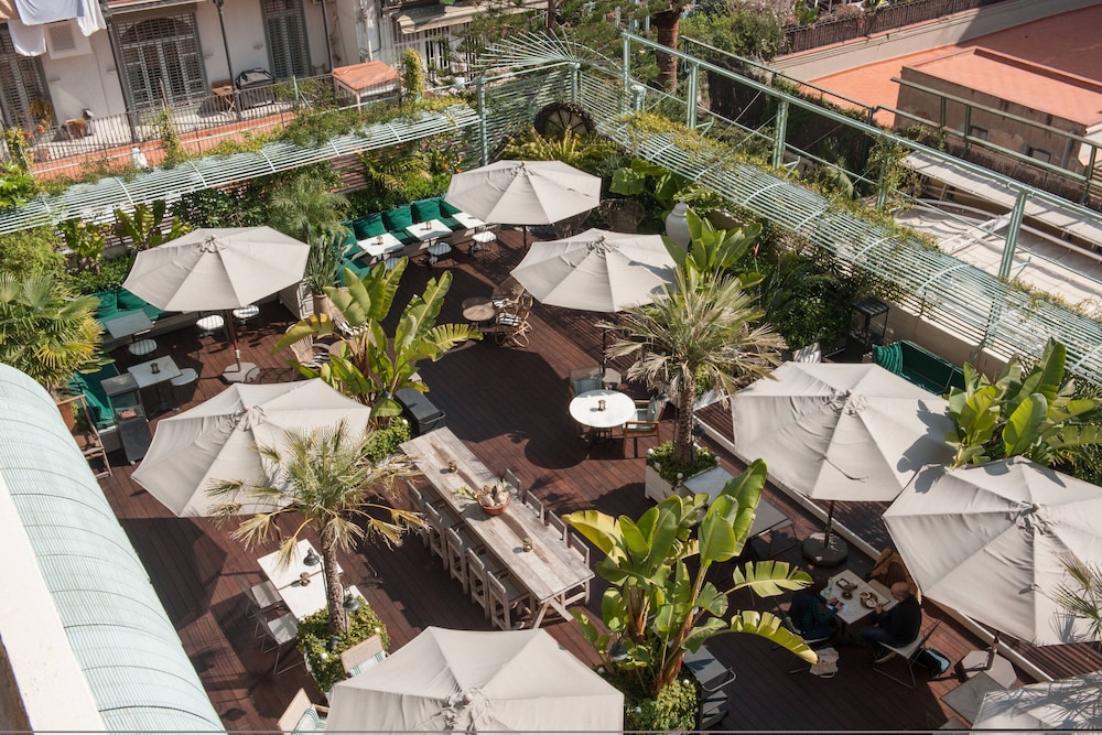 Deluxe Room, 1 King Bed, Courtyard View (Cotton King)
