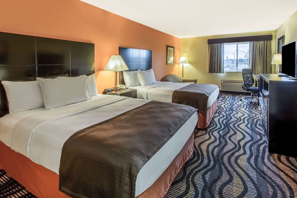 Studio Suite, 2 Queen Beds, Non Smoking photo 2