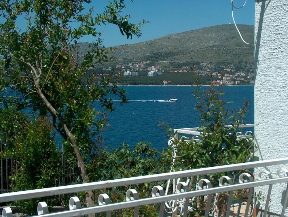 Studio, Sea View, Ground Floor photo 2